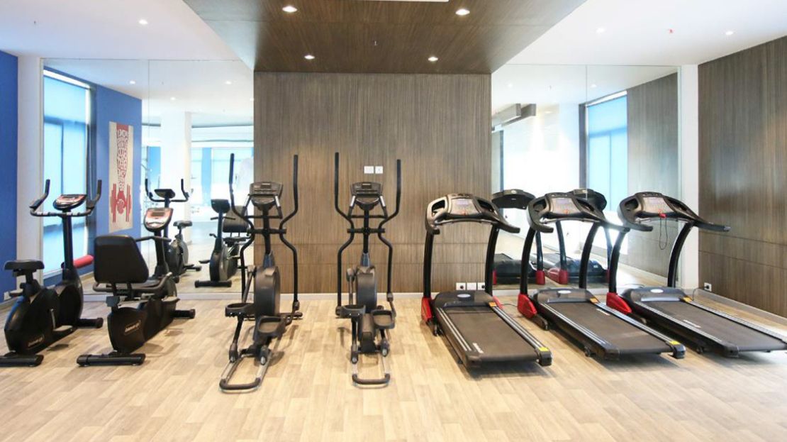 gym in office/ gym in apartments